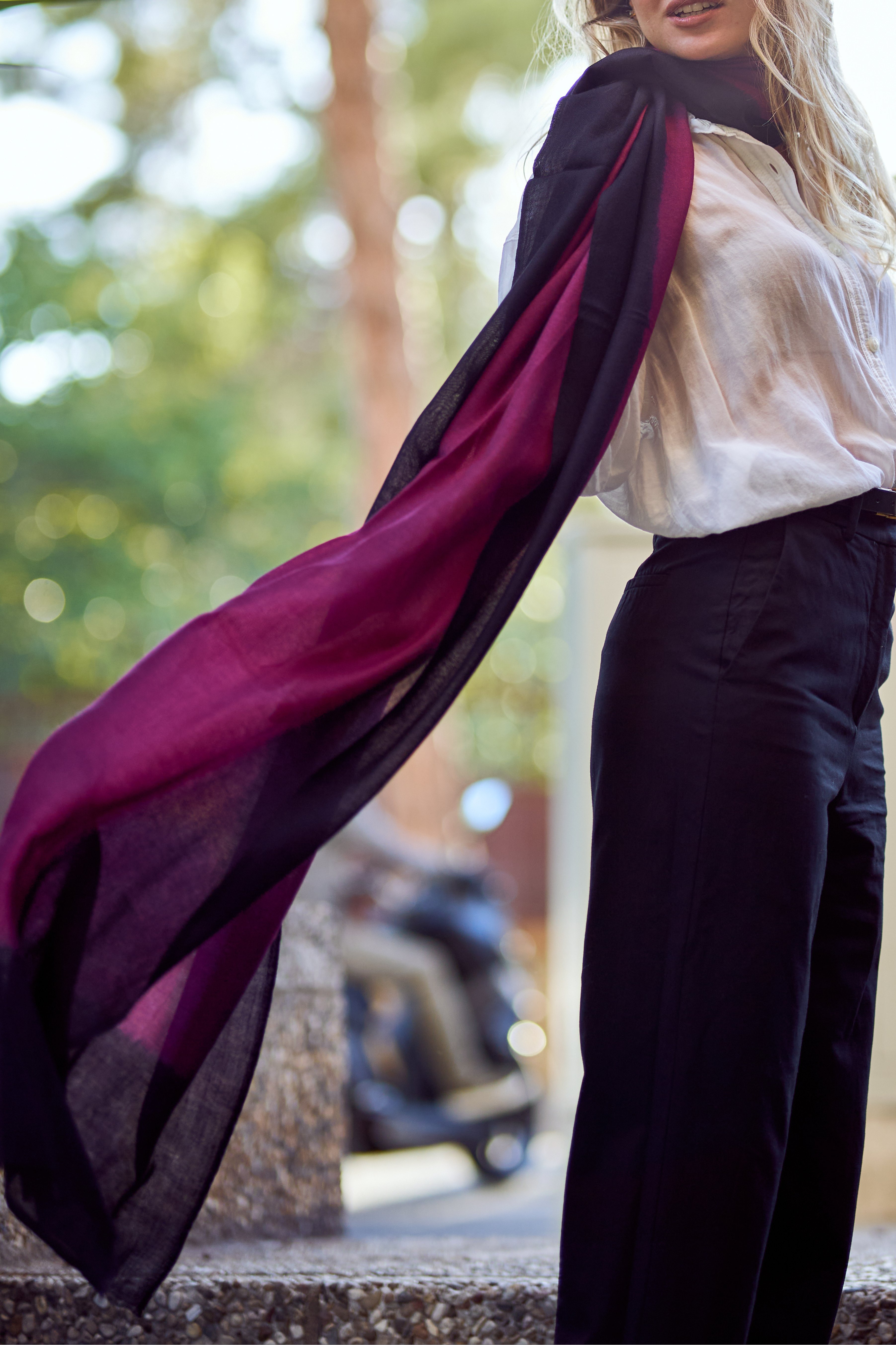 Cashmere & Linen Scarf – Black & Magenta